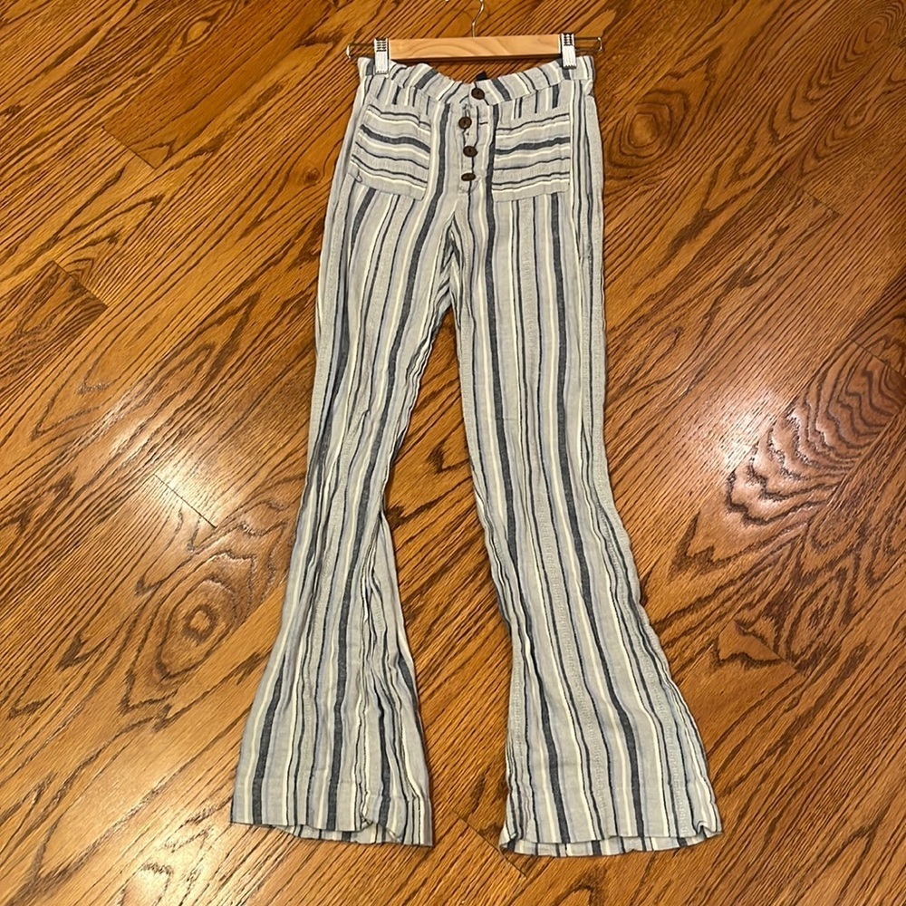 Indigo Reign Woman’s Blue Striped Pants Size M